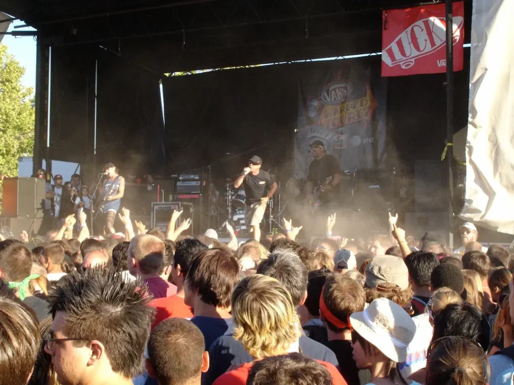 pennywise en el warped tour 2007 pennywise warped tour 2001 escenario punk rock